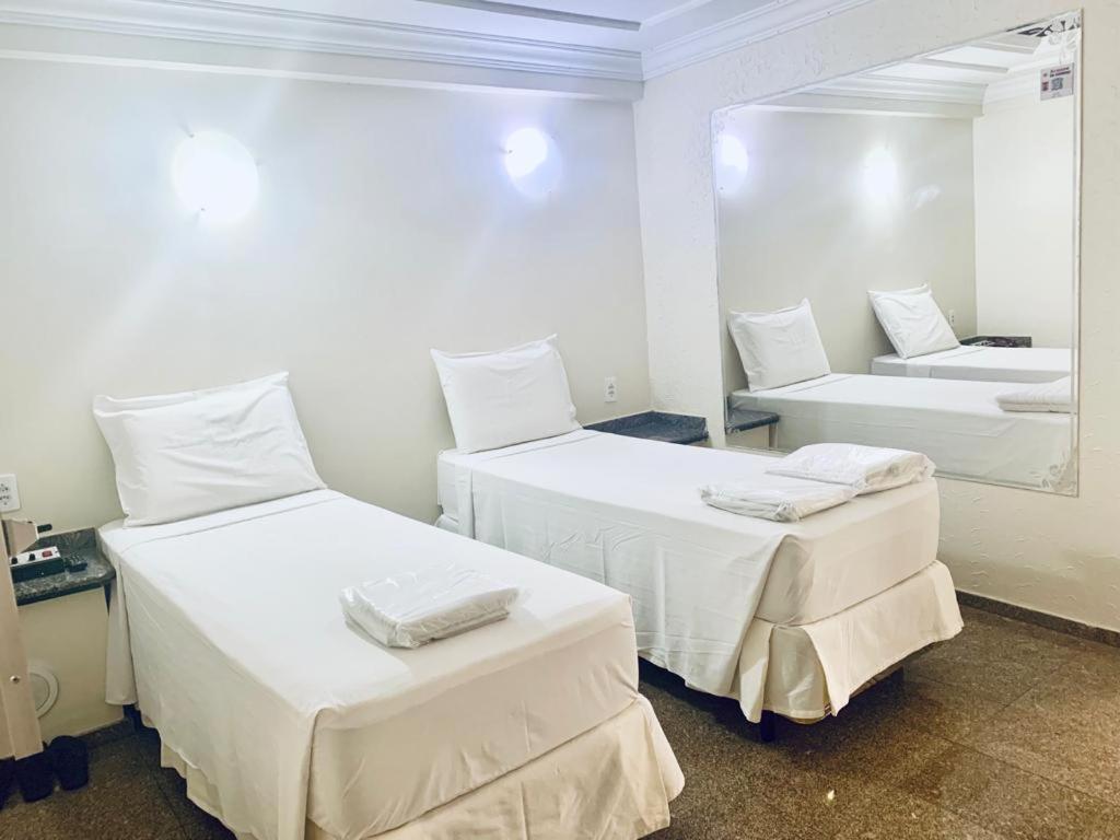Hotel Buriti Stop (Adults Only) Goiânia Eksteriør billede