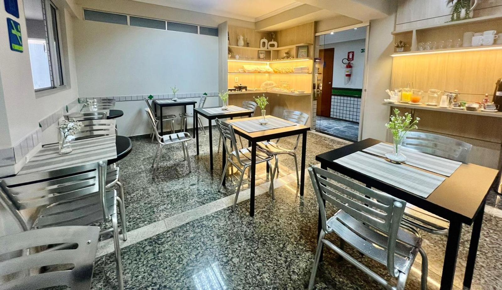 Hotel Buriti Stop (Adults Only) Goiânia Eksteriør billede